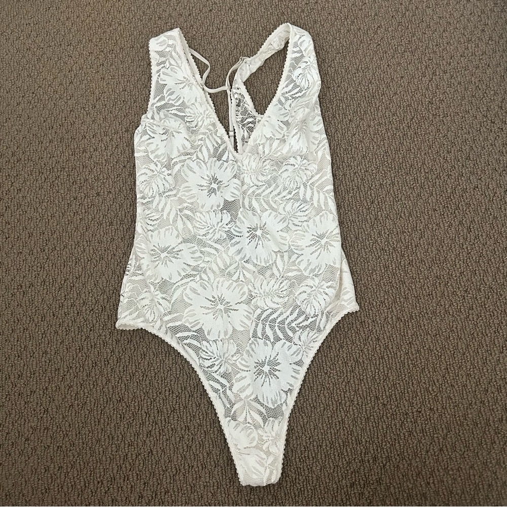Victoria’s Secret sexy lingerie bodysuit small white NWT